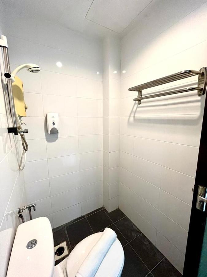 Hotel Zamburger Tengkera Melaka Экстерьер фото
